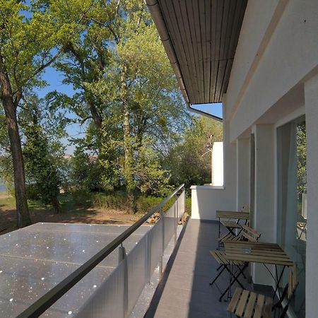 Siraly Panzio Topart Tata Exterior foto